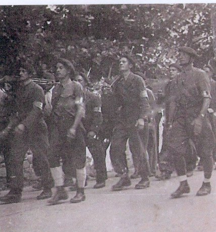 DocPictures/defile_sep44-5.jpg