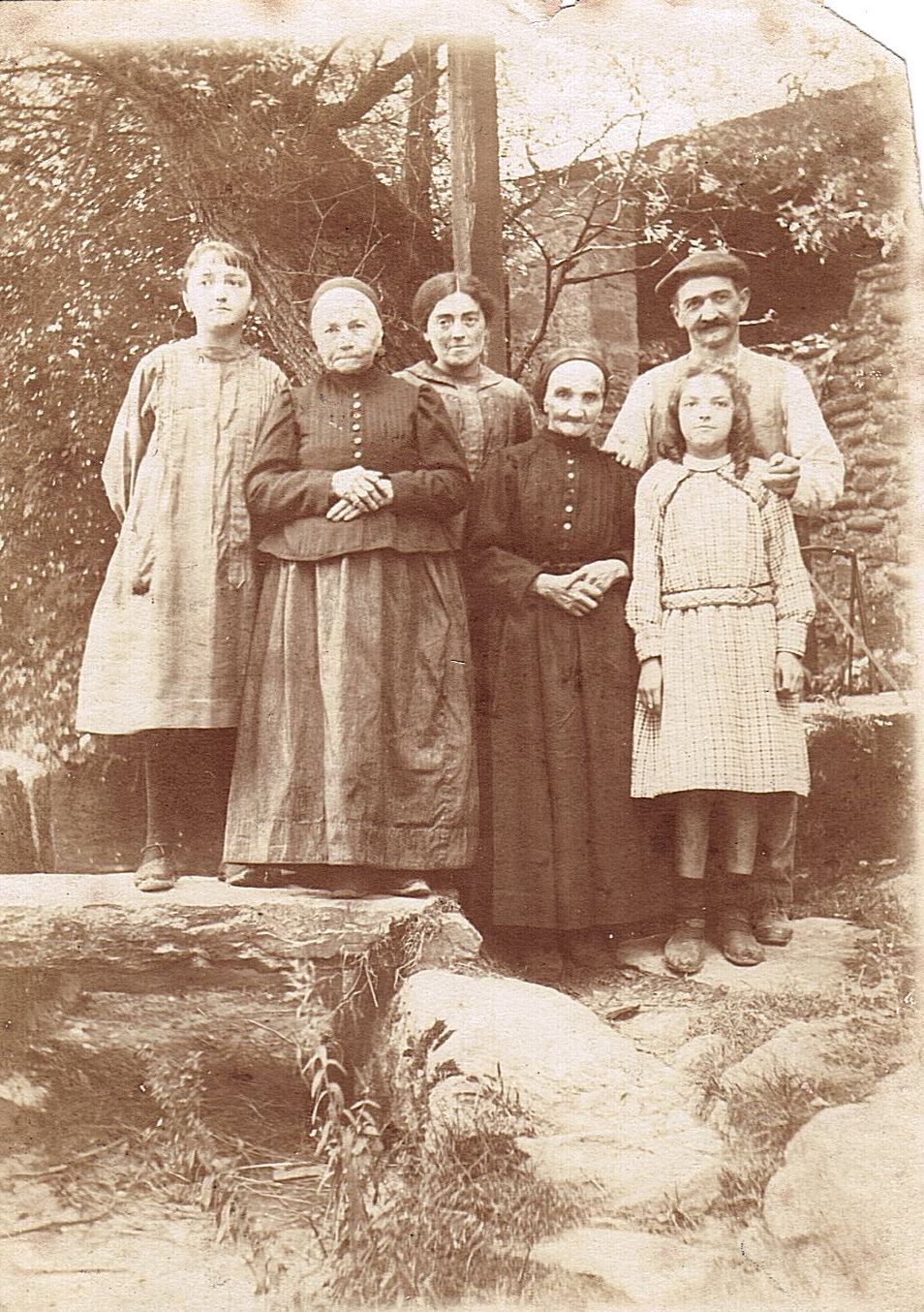 DocPictures/famille_pontacq_a_bedous.jpg